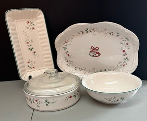 lot 142 image: Pfaltzgraff Serving Pieces