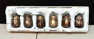 lot 146 image: Set of Six Sterling Silver Salt and Pepper Shakers