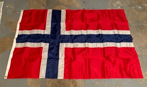 lot 202 image: Flag of Norway