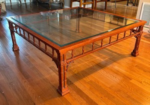 lot 9 image: Gorgeous Glass Top Coffee Table