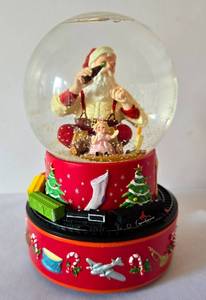 lot 158 image: Hallmark Coca Cola Santa Musical Snow Globe