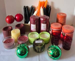 lot 184 image: Large Variety of Candles