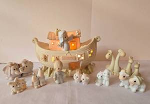 lot 188 image: Precious Moments Noahs Ark Set