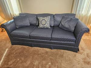 lot 33 image: Sherril Furniture Rolled Arm Sofa
