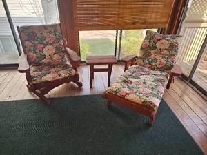 lot 13 image: Redwood Lounger & Accompanying Swivel Armchair