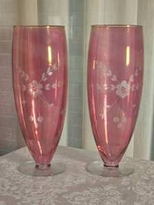 lot 100 image: Vintage Etched Cranberry Glass Flower Vase approx. 10
