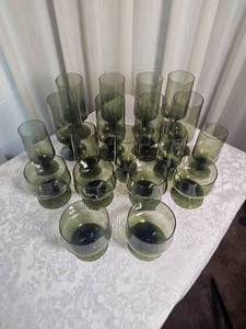 lot 106 image: Vintage MCM Moss Green Pedestal Glasses