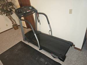 lot 120 image: BodyGuard Fitness Incline Treadmill