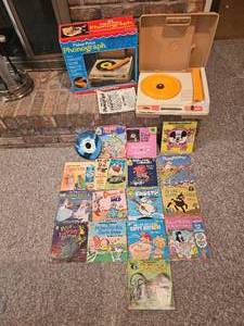 lot 135 image: Fisher Price Phonograph and Read Along Vinyl