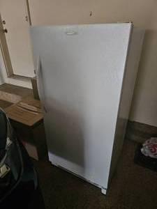 lot 204 image: 14 Cu. Ft. Upright Freezer