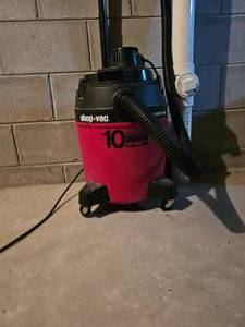 lot 123 image: 10 Gallon Shop Vac
