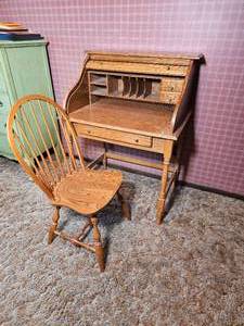lot 66 image: Roll Top Student Desk