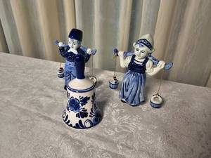 lot 113 image: Vintage Delf Blue Milkmaid & Farmhand