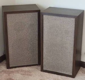 lot 156 image: KLH Model 31A Loundspeaker System (4)