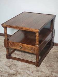 lot 22 image: Gorgeous Vintage Century Furniture Side Table with Drawer Storage