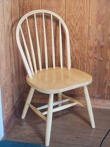 lot 146 image: Classic Blonde Windsor Chair