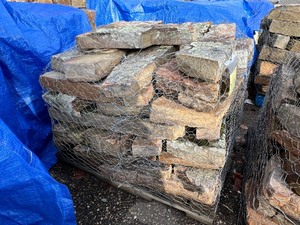 4200 LBS Full Veneer Stone 48 L x 40 W x 36 H