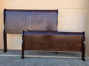 lot 3 image: Sleigh Bed Headboard and Footboard Set with Side Rails - Stylish Design