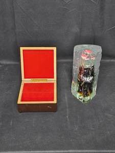 lot 31 image: Coca-Cola Memorabilia Vintage Music Box and Glass Bottle Sculpture