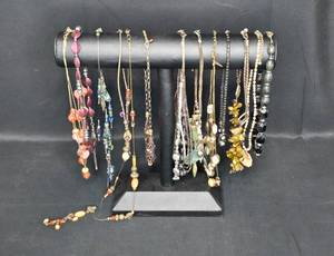 lot 74 image: Selection of Vintage Necklaces - Assorted Styles and Colors - display not included