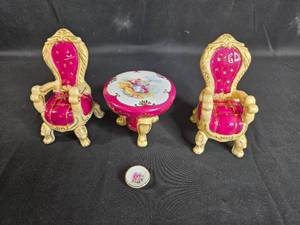lot 117 image: Miniature Dollhouse Furniture Set - 2 Chairs and Table with Vintage Design (1898)