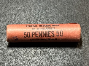 Roll of Lincoln Cents read description