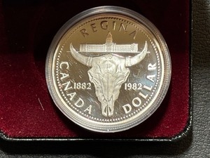 lot 115 image: 1982 Canada Silver Dollar Regina