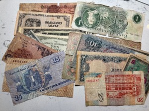 lot 119 image: Foreign Currency