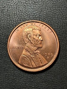 lot 96 image: 1 Ounce .999 Fine Copper Jumbo Lincoln Cent Round 1909-S V.D.B.