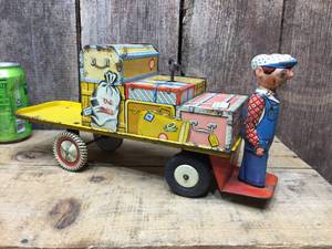 lot 109 image: Vintage Wind-Up Unique Art Co. 702 US Mail Truck
