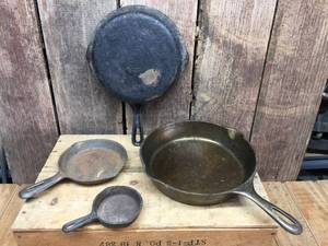 lot 123 image: 4 Pcs Vintage Cast Iron Skillets - Griswold - Wagner - Others