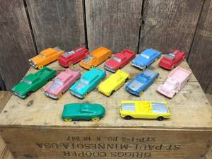 lot 132 image: Group Vintage Auburn Rubber Co. Car Collection - 14 Cars