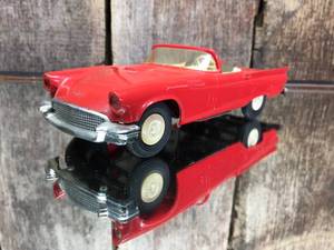 lot 142 image: Vintage 1957 Ford Thunderbird FrictionPromo Car