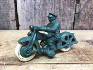 lot 146 image: Xonex 1997 Cast Iron Repro Harley Davidson Motorcycle