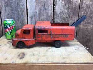 lot 148 image: Vintage Structo U.S. Hi-Way Maintenance Service Truck