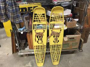 lot 182 image: Trappe of Aspen Plastic Composite Snowshoes