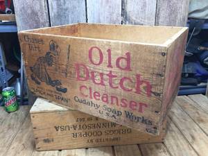lot 193 image: Vintage Old Dutch Cleanser Wooden Crate