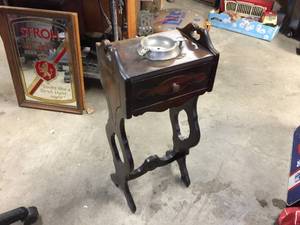 lot 220 image: Antique Wooden Smoke Stand - 27 Tall