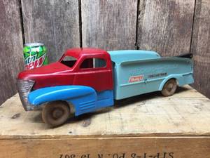 lot 231 image: Vintage Buddy L Wrecking Truck - Wooden Wheels