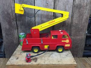 lot 256 image: Tonka Snorkel 34 Fire Truck