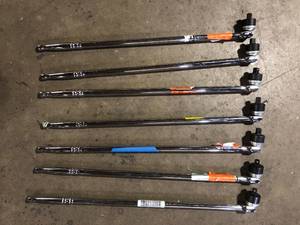 lot 20 image: Lot of 12 in. Drive 24 in. Ratcheting Breaker Bar  Customer Returns See Pictures