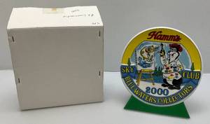 lot 2 image: 2000 HAMMs Sky Blue Waters Collectors Club Piece (NIB)