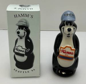 lot 15 image: Hamms Seatle 96 Limited Edition Bear (NIB)