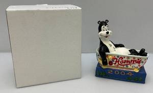 lot 16 image: 2004 HAMMS Club Collectors Piece Bear In Tub (NIB)
