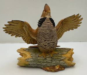 lot 32 image: Vintage Sky Country Ruffed Grouse Decanter (EMPTY)