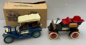 lot 41 image: 1903 Model A Ford & 1909 Thomas Flyer Jim Beam Decanters (Empty)
