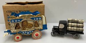 lot 49 image: Jim Beam Circus Wagon Decanter (Empty) & Jim Beam Collectors Convention Truck