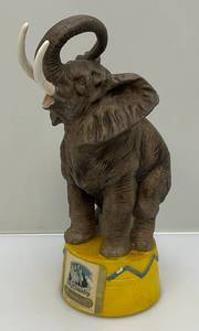 lot 105 image: Vintage Collectible Sky Country Elephant Decanter (EMPTY)
