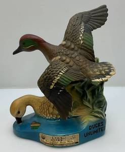 lot 110 image: Vintage Beam Ducks Unlimited Green Winged Teal Decanter (EMPTY) Duck Glued To Base