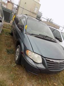 2005 Chrysler Town & Country Van